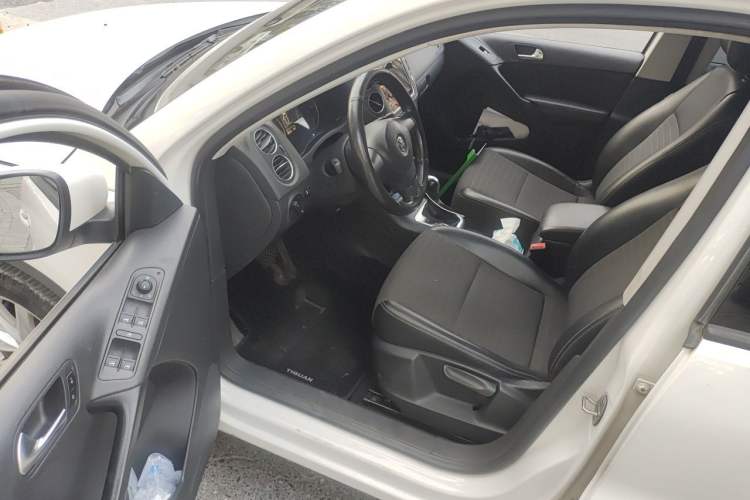 Used Volkswagen Tiguan 2016 280TSI Automatic Two-Wheel-Drive Silk Road Style Edition Driver Seat