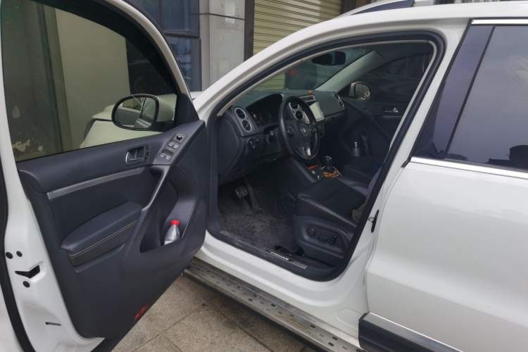 Used Volkswagen Tiguan 2016 300TSI Automatic Two-Wheel Drive Luxury Edition Driver Seat