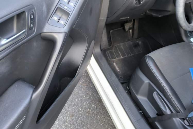 Used Volkswagen Tiguan 2016 280TSI Automatic Two-Wheel-Drive Silk Road Style Edition Driver Seat