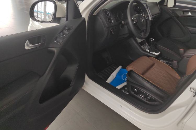 Used Volkswagen Tiguan 2016 280TSI Automatic Two-Wheel-Drive Silk Road Style Edition Driver Seat