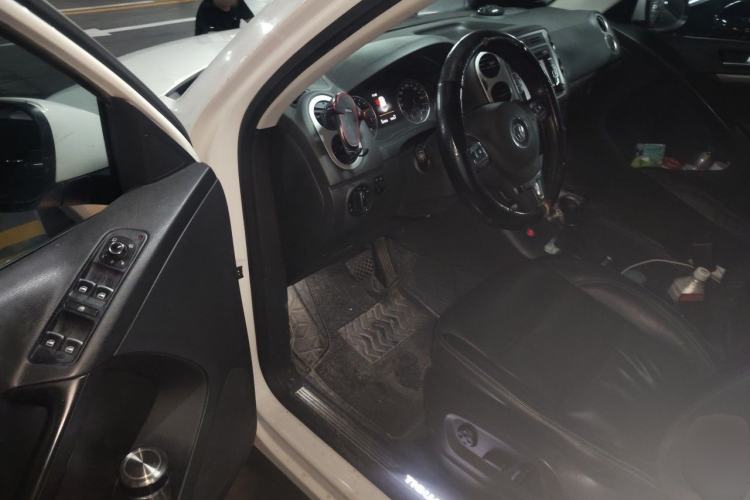 Used Volkswagen Tiguan 2016 300TSI Automatic All-Wheel Drive Luxury Edition Driver Seat