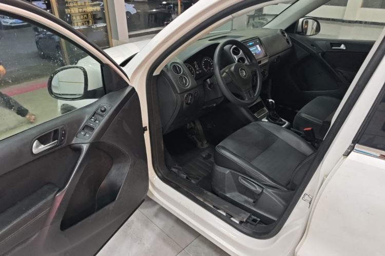 Used Volkswagen Tiguan 2016 300TSI Automatic Two-Wheel Drive Trend Edition Driver Seat