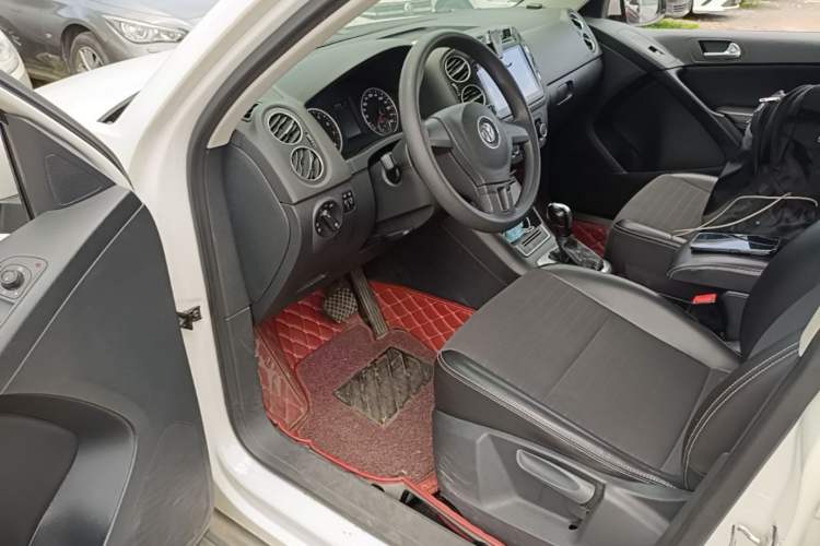 Used Volkswagen Tiguan 2016 280TSI Automatic Two-Wheel-Drive Silk Road Style Edition Driver Seat