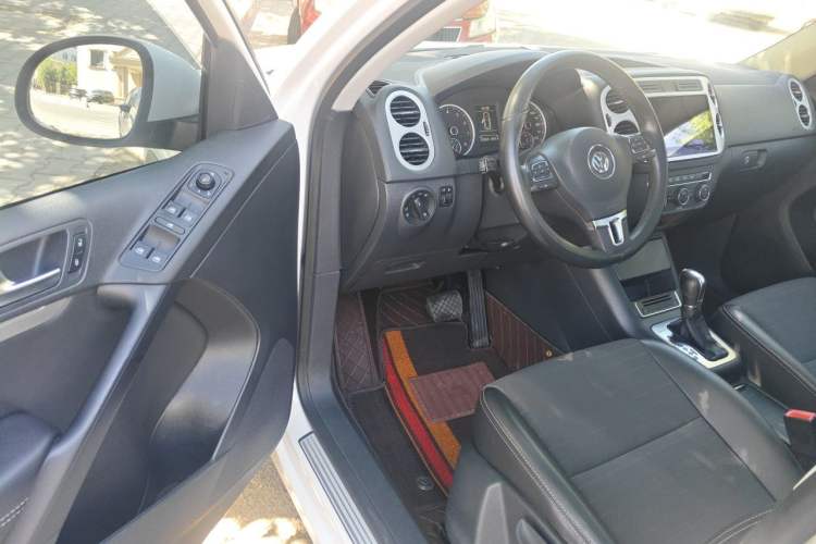 Used Volkswagen Tiguan 2016 300TSI Automatic All-Wheel Drive Fashion Vision Edition Driver Seat