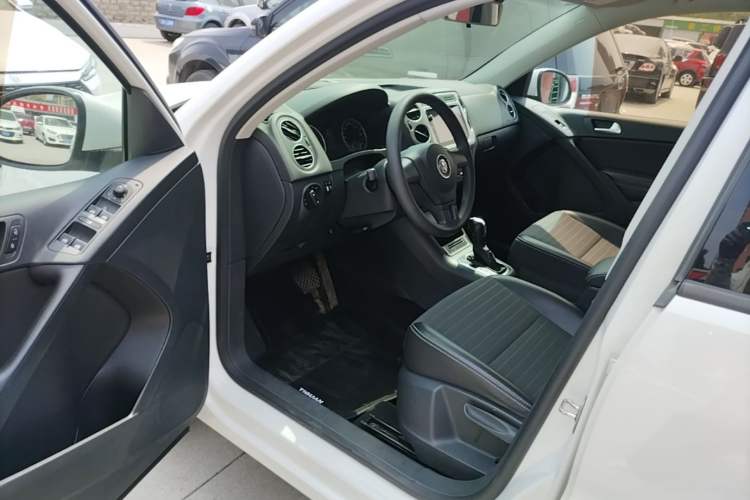 Used Volkswagen Tiguan 2016 280TSI Automatic Two-Wheel-Drive Silk Road Style Edition Driver Seat