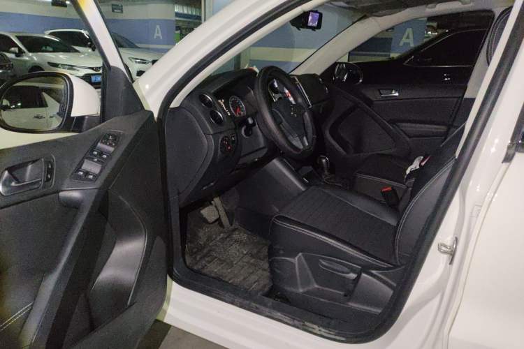 Used Volkswagen Tiguan 2016 280TSI Automatic Two-Wheel-Drive Silk Road Style Edition Driver Seat