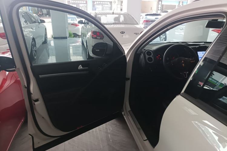 Used Volkswagen Tiguan 2016 280TSI Automatic Two-Wheel Drive Silk Road Comfort Edition Driver Seat