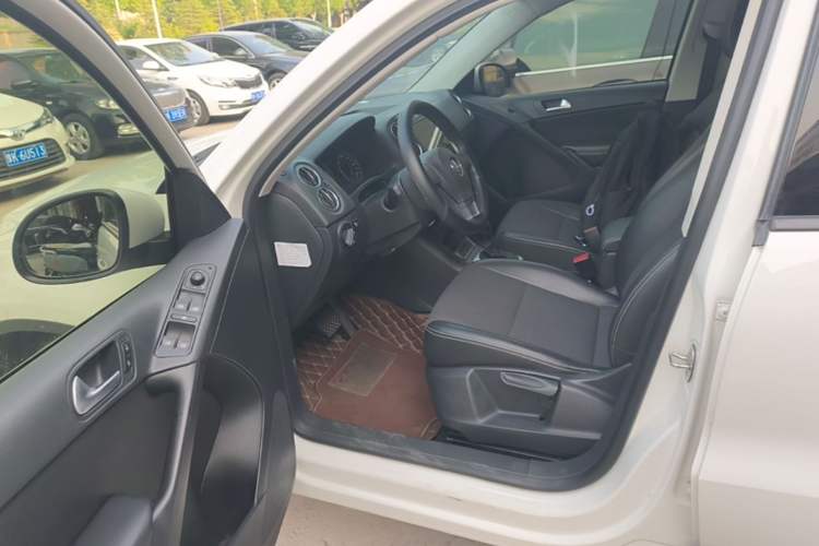 Used Volkswagen Tiguan 2016 280TSI Automatic Two-Wheel-Drive Silk Road Style Edition Driver Seat