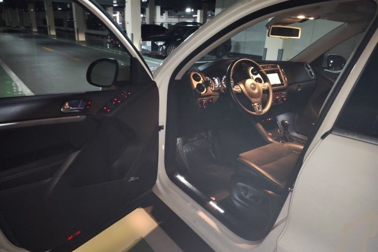 Used Volkswagen Tiguan 2016 330TSI Automatic All-Wheel-Drive Flagship Edition Driver Seat