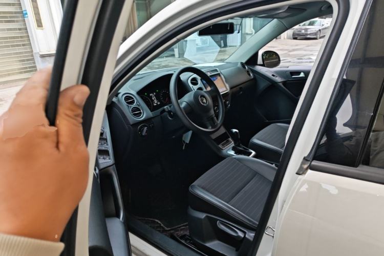 Used Volkswagen Tiguan 2016 280TSI Automatic Two-Wheel-Drive Silk Road Style Edition Driver Seat