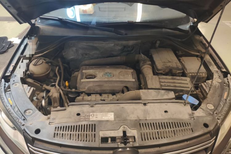 Used Volkswagen Tiguan 2016 300TSI Automatic All-Wheel Drive Fashion Vision Edition Engine Bay