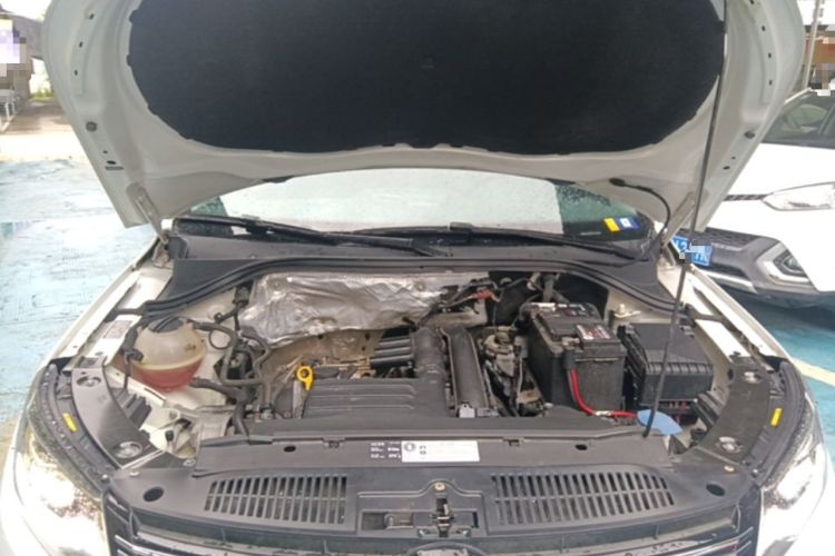 Used Volkswagen Tiguan 2016 280TSI Automatic Two-Wheel-Drive Silk Road Style Edition Engine Bay