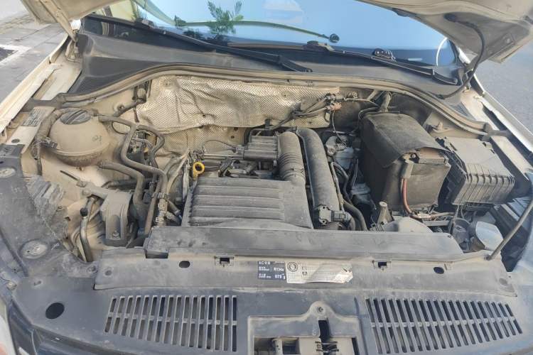 Used Volkswagen Tiguan 2016 280TSI Automatic Two-Wheel-Drive Silk Road Style Edition Engine Bay