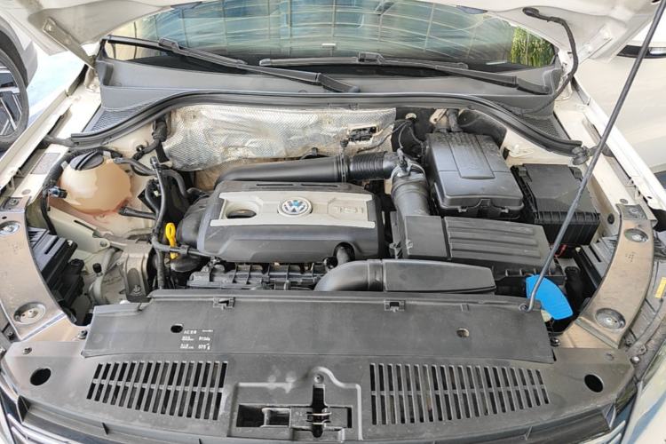 Used Volkswagen Tiguan 2016 300TSI Automatic All-Wheel Drive Luxury Edition Engine Bay