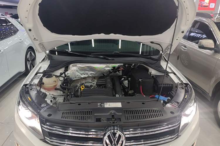 Used Volkswagen Tiguan 2016 280TSI Automatic Two-Wheel Drive Silk Road Comfort Edition Engine Bay