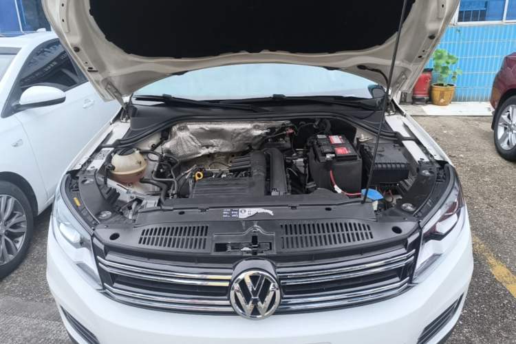 Used Volkswagen Tiguan 2016 280TSI Automatic Two-Wheel Drive Silk Road Comfort Edition Engine Bay