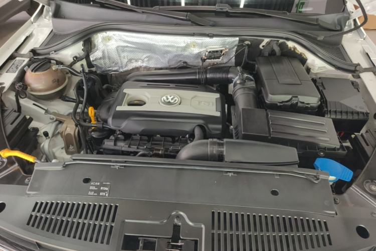 Used Volkswagen Tiguan 2016 300TSI Automatic All-Wheel Drive Luxury Edition Engine Bay