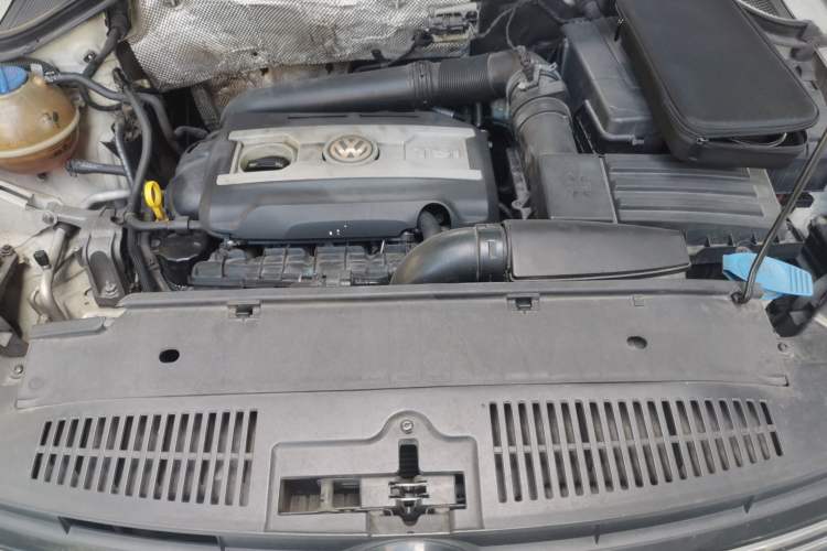 Used Volkswagen Tiguan 2016 2.0 TSI Four-Wheel Drive Standard Version Engine Bay