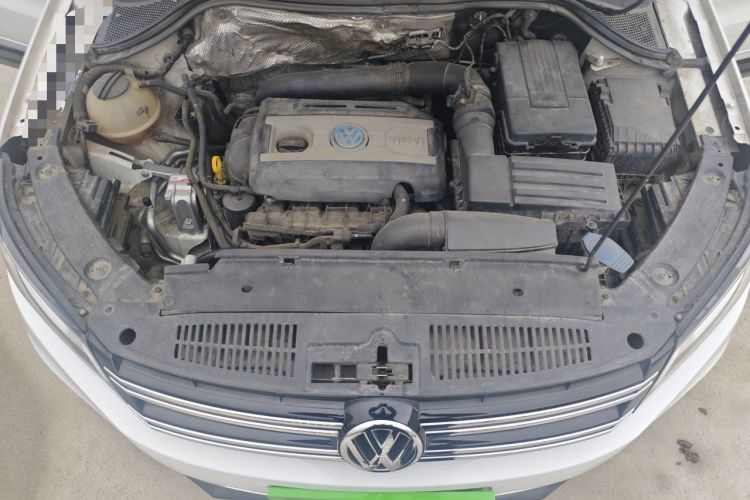 Used Volkswagen Tiguan 2016 330TSI Automatic All-Wheel Drive Luxury Edition Engine Bay