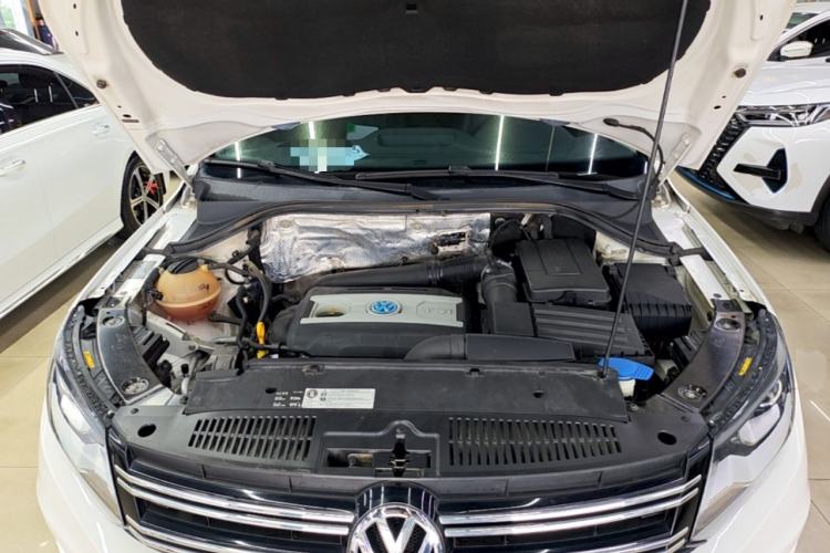 Used Volkswagen Tiguan 2016 300TSI Automatic Two-Wheel Drive Trend Edition Engine Bay