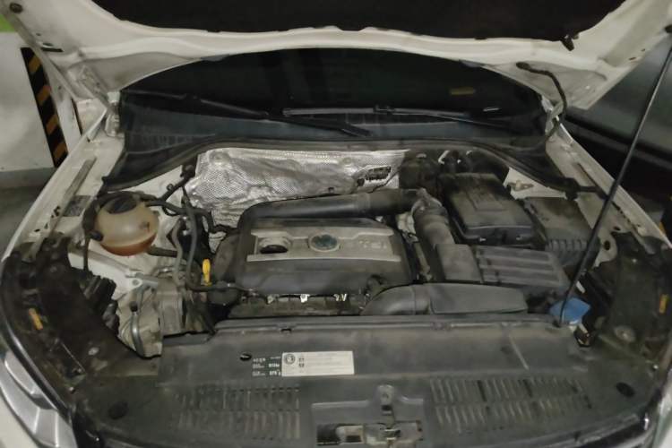 Used Volkswagen Tiguan 2016 300TSI Automatic Two-Wheel Drive Luxury Edition Engine Bay