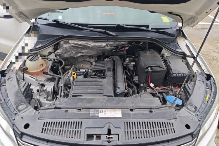 Used Volkswagen Tiguan 2016 280TSI Automatic Two-Wheel-Drive Silk Road Style Edition Engine Bay