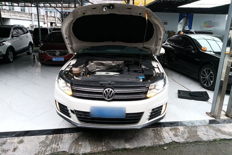 Used Volkswagen Tiguan 2016 300TSI Automatic Two-Wheel Drive Luxury Edition Engine Bay