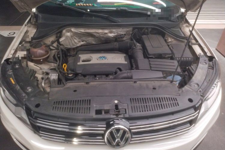 Used Volkswagen Tiguan 2016 300TSI Automatic All-Wheel Drive Luxury Edition Engine Bay