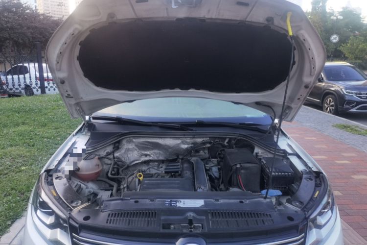 Used Volkswagen Tiguan 2016 280TSI Automatic Two-Wheel Drive Silk Road Comfort Edition Engine Bay