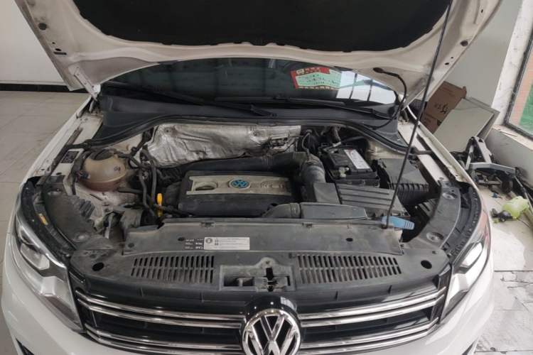Used Volkswagen Tiguan 2016 300TSI Automatic Two-Wheel Drive Comfort Edition Engine Bay