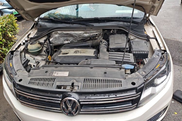 Used Volkswagen Tiguan 2016 300TSI Automatic Two-Wheel Drive Luxury Edition Engine Bay