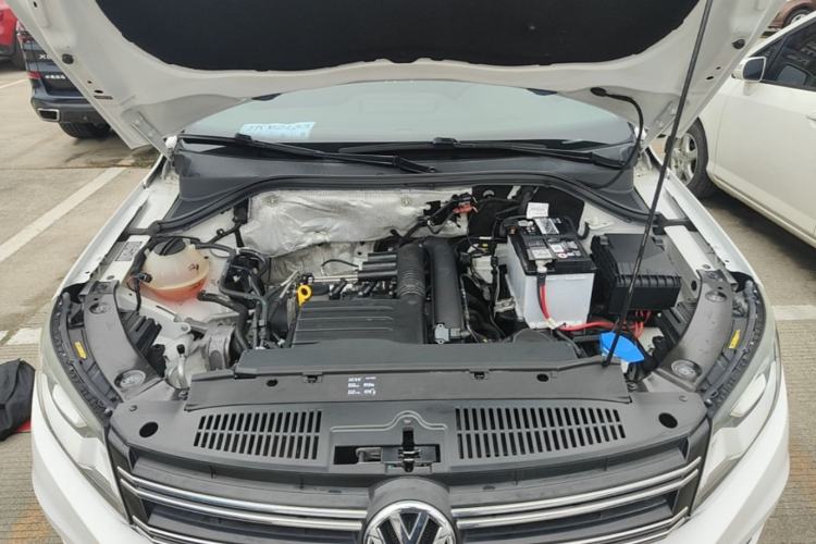 Used Volkswagen Tiguan 2016 280TSI Automatic Two-Wheel Drive Silk Road Comfort Edition Engine Bay