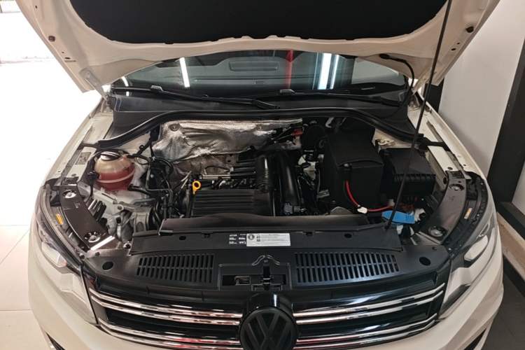 Used Volkswagen Tiguan 2016 280TSI Automatic Two-Wheel-Drive Silk Road Style Edition Engine Bay