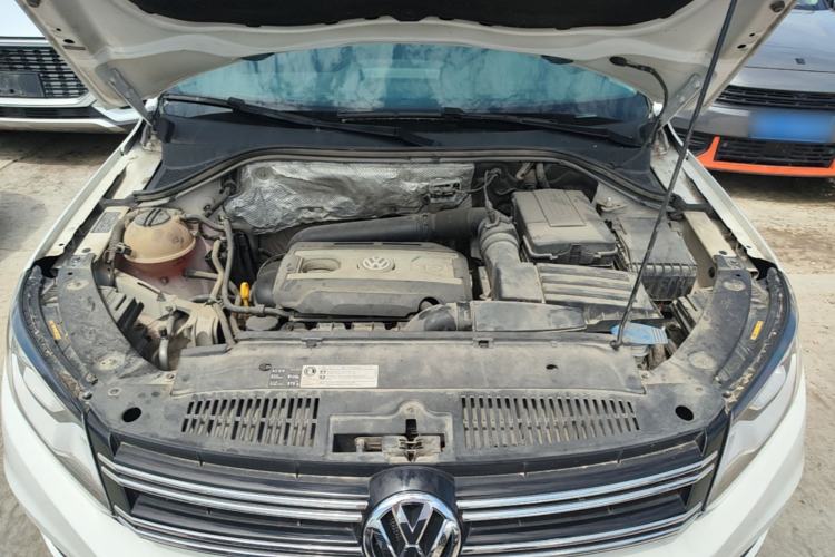 Used Volkswagen Tiguan 2016 300TSI Automatic All-Wheel Drive Fashion Vision Edition Engine Bay