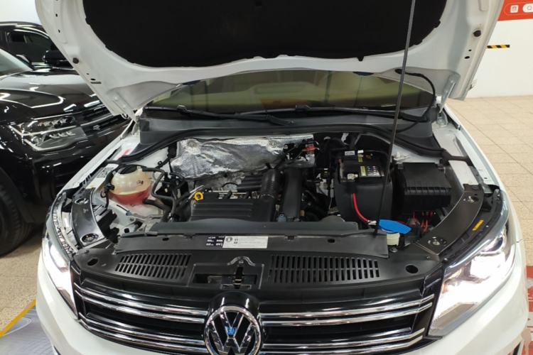 Used Volkswagen Tiguan 2016 280TSI Automatic Two-Wheel Drive Silk Road Comfort Edition Engine Bay