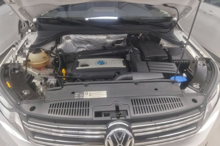Used Volkswagen Tiguan 2016 300TSI Automatic All-Wheel Drive Fashion Vision Edition Engine Bay