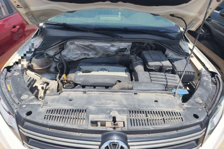 Used Volkswagen Tiguan 2016 300TSI Automatic All-Wheel Drive Fashion Vision Edition Engine Bay