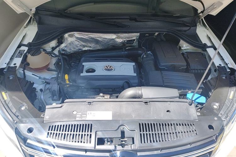 Used Volkswagen Tiguan 2016 300TSI Automatic Two-Wheel Drive Luxury Edition Engine Bay