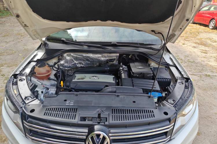 Used Volkswagen Tiguan 2016 300TSI Automatic Two-Wheel Drive Luxury Edition Engine Bay
