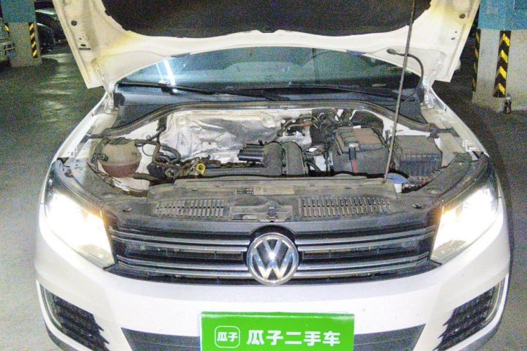Used Volkswagen Tiguan 2016 280TSI Automatic Two-Wheel-Drive Silk Road Style Edition Engine Bay