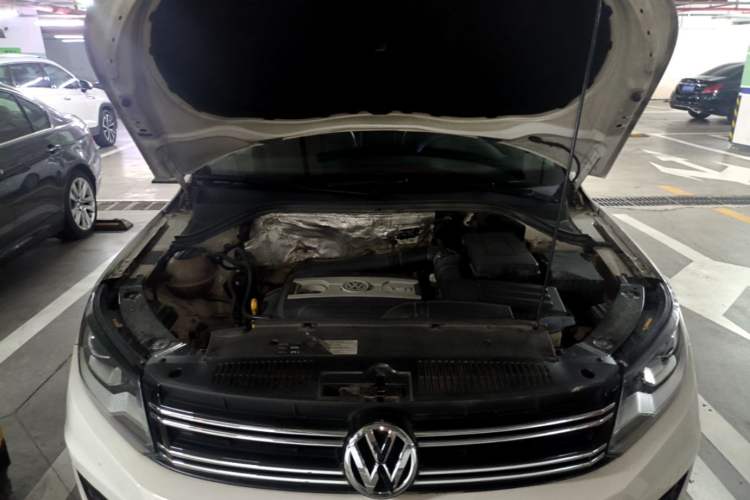 Used Volkswagen Tiguan 2016 300TSI Automatic Two-Wheel Drive Trend Edition Engine Bay