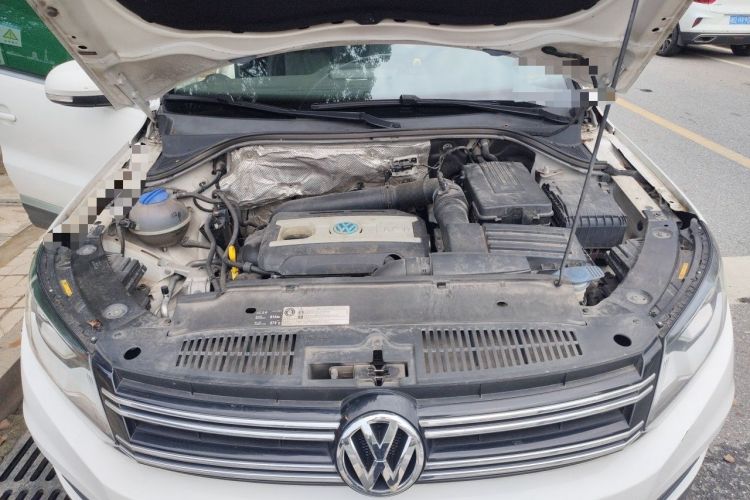 Used Volkswagen Tiguan 2016 300TSI Automatic Two-Wheel Drive Luxury Edition Engine Bay