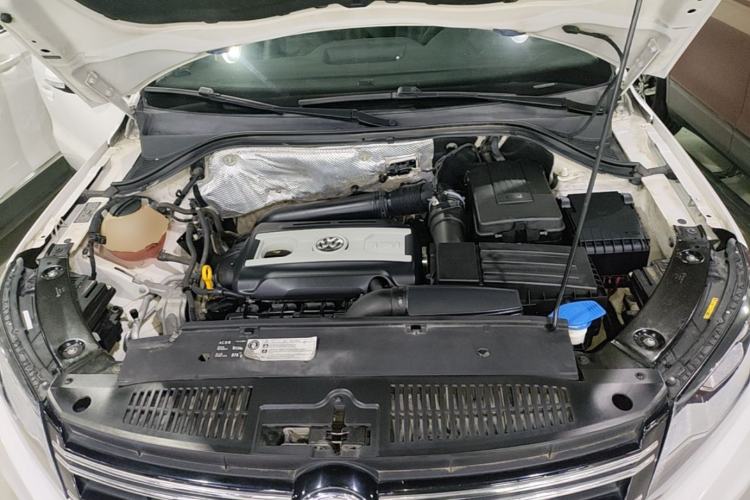 Used Volkswagen Tiguan 2016 300TSI Automatic All-Wheel Drive Fashion Vision Edition Engine Bay
