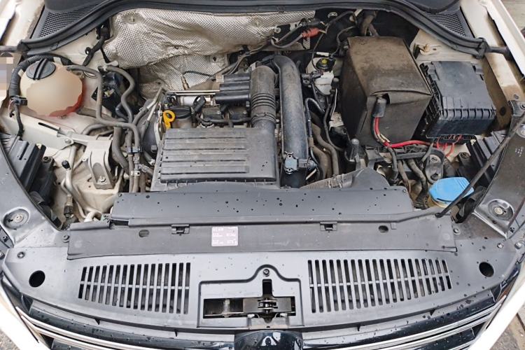 Used Volkswagen Tiguan 2016 280TSI Automatic Two-Wheel Drive Silk Road Comfort Edition Engine Bay