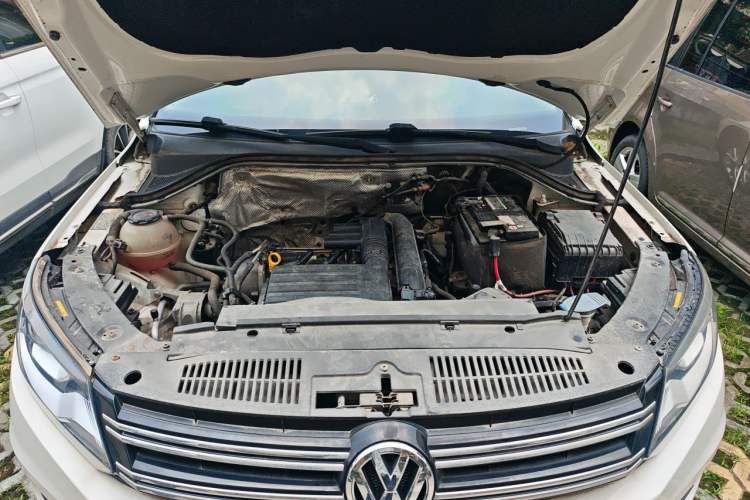 Used Volkswagen Tiguan 2016 280TSI Automatic Two-Wheel Drive Silk Road Comfort Edition Engine Bay