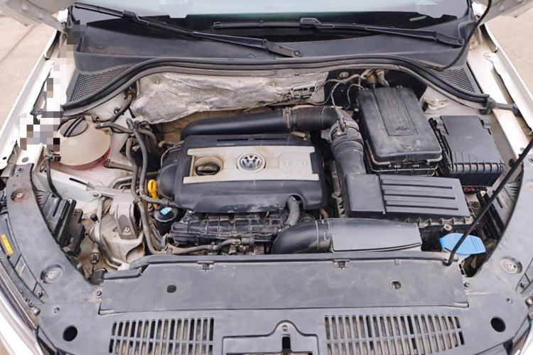Used Volkswagen Tiguan 2016 300TSI Automatic All-Wheel Drive Fashion Vision Edition Engine Bay