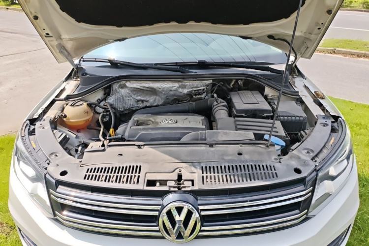 Used Volkswagen Tiguan 2016 300TSI Automatic All-Wheel Drive Luxury Edition Engine Bay