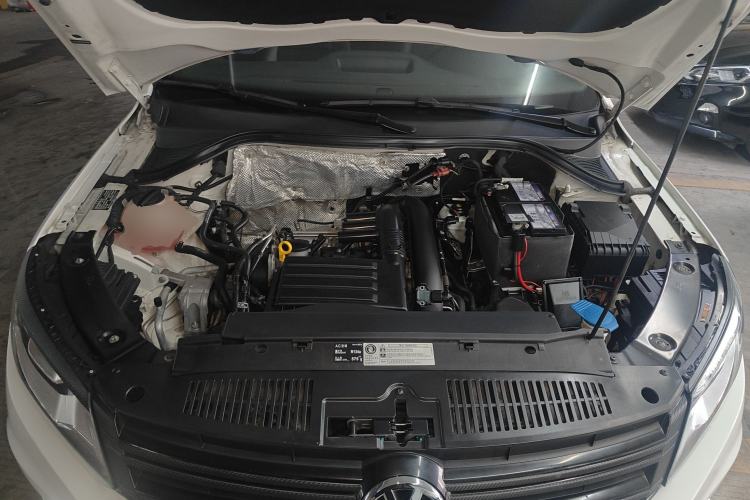 Used Volkswagen Tiguan 2016 280TSI Automatic Two-Wheel-Drive Silk Road Style Edition Engine Bay