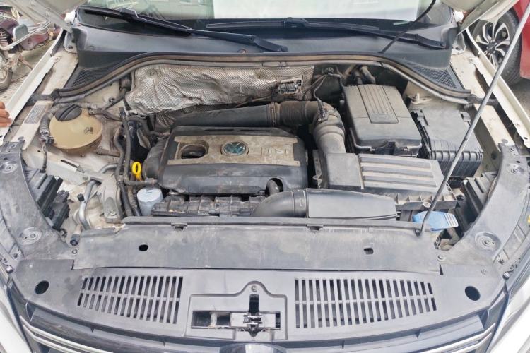 Used Volkswagen Tiguan 2016 300TSI Automatic All-Wheel Drive Fashion Vision Edition Engine Bay