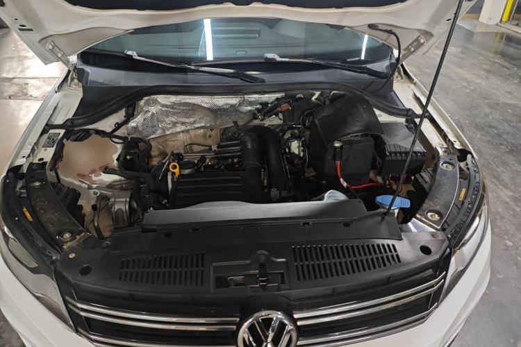 Used Volkswagen Tiguan 2016 280TSI Automatic Two-Wheel-Drive Silk Road Style Edition Engine Bay